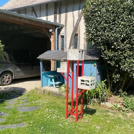 Maison Sous Le Signe De L'art Et De La Verdure Contay