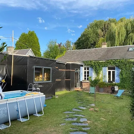 Maison Sous Le Signe De L'art Et De La Verdure