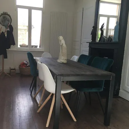 Maison Sous Le Signe De L'art Et De La Verdure Дом отдыха Contay