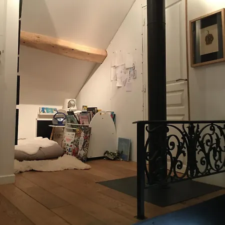 Maison Sous Le Signe De L'art Et De La Verdure