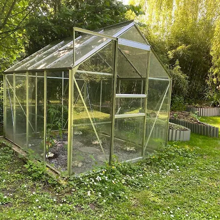 Maison Sous Le Signe De L'art Et De La Verdure * Contay