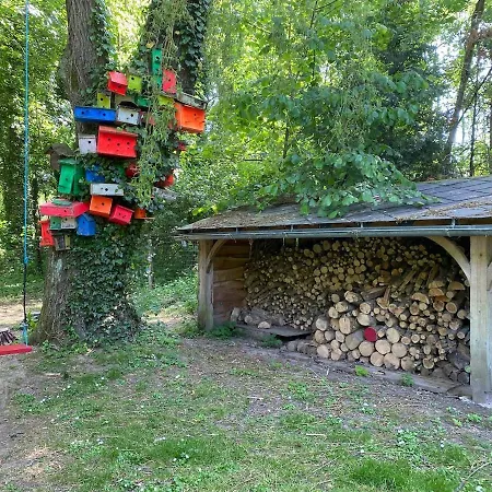 Maison Sous Le Signe De L'art Et De La Verdure Дом отдыха